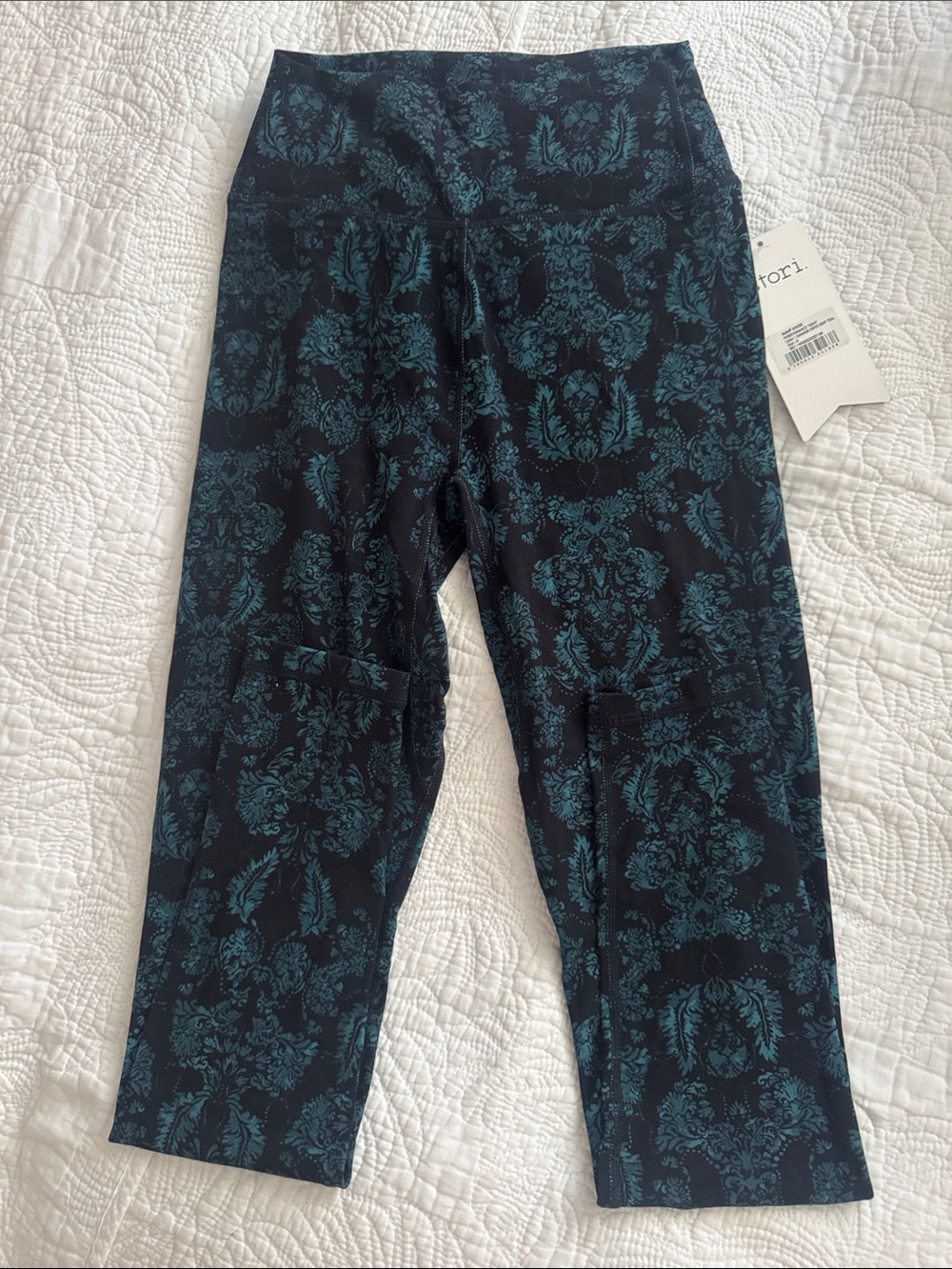 Girls' Printed Black & Teal Capri Leggings